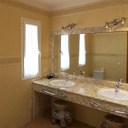 Casa Angelica - High Quality 4 Bedroom - With Wifi And Great Pool Area Villa