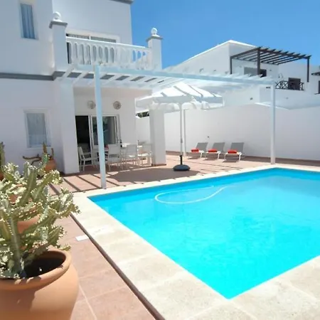 Casa Angelica - High Quality 4 Bedroom - With Wifi And Great Pool Area Villa